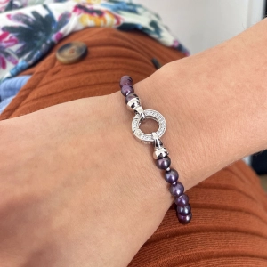 Perlový náramok z pravých riečnych perál modrý 23001.3 dk.peacock