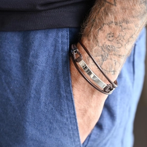 Náramok pánsky čierna recykl. koža s oceľovou ozdobou 43029.3 čierny