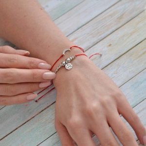 Kabbalah náramok so strieborným mesiacom 13044.3 red