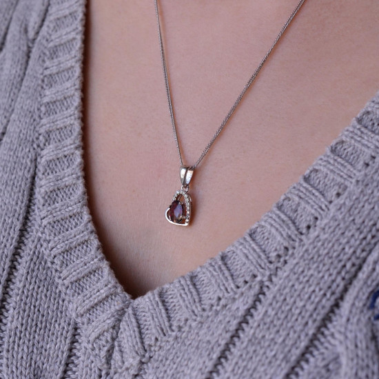 Strieborný náhrdelník luxusný s pravým minerálnym kameňom červené srdce 12090.3 garnet chekker Strieborný náhrdelník luxusný s pravým minerálnym kameňom červené srdce 12090.3 garnet chekker